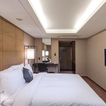 Hotel The Designers Yeouido Сеул Екстер'єр фото